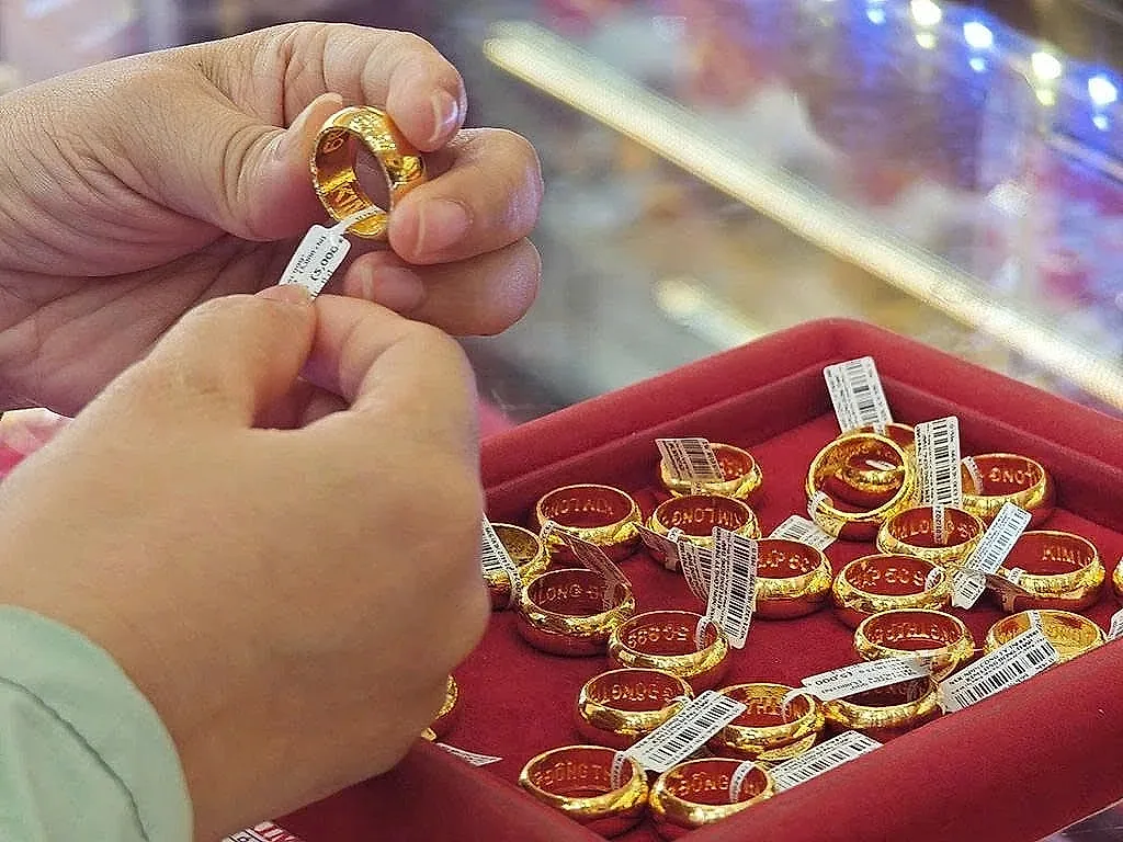 Giá vàng nhẫn hôm nay 21/5: Vàng nhẫn tăng mạnh nhất nhiều ngày qua, người mua có nên xuống tiền?