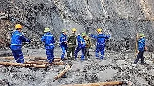 Phá đá bằng CO₂ lỏng: Giải pháp mới cho khai thác mỏ tại TKV