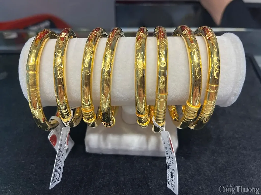 Giá vàng hôm nay (24/5): Chốt tuần giảm nhẹ