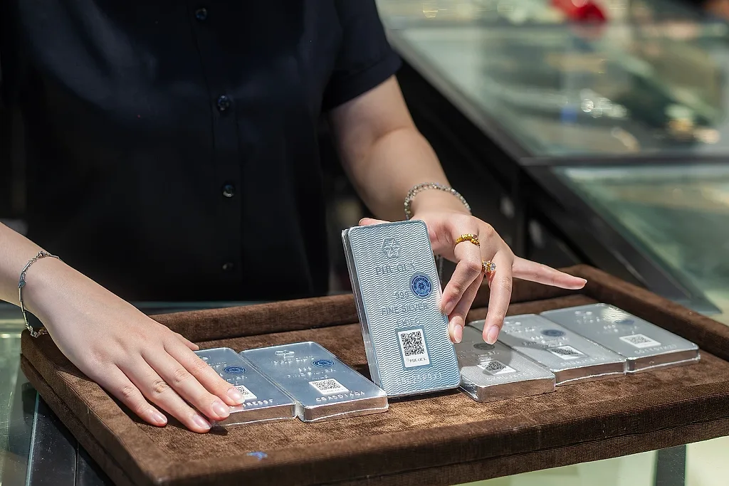 Giá bạc hôm nay 24/5/2026: Suy giảm, chịu nhiều áp lực