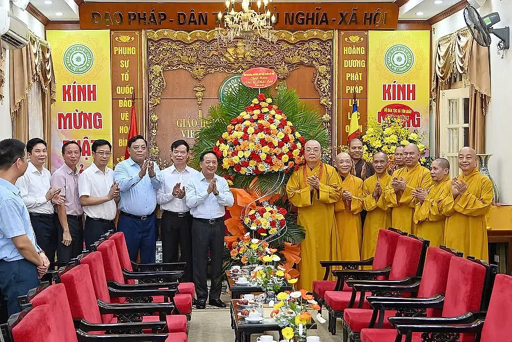 Đồng chí Trịnh Văn Quyết thăm, chúc mừng Trung ương Giáo hội Phật giáo Việt Nam