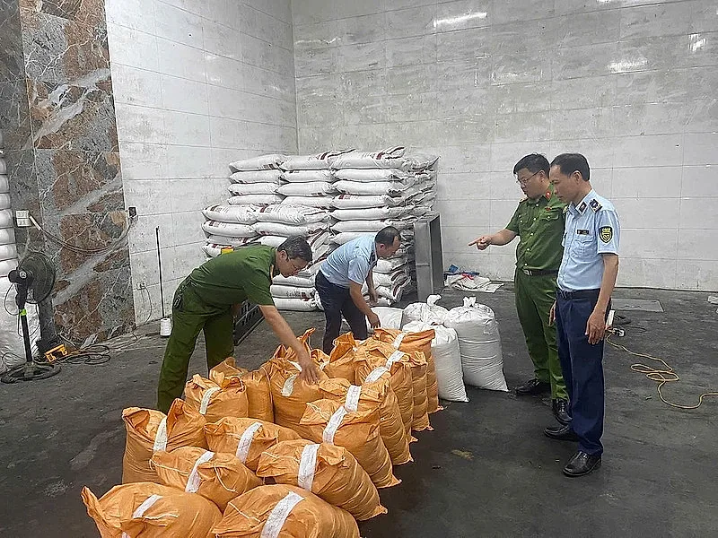 Quản lý thị trường Hà Nội xử lý 245 vụ vi phạm liên quan đến thực phẩm