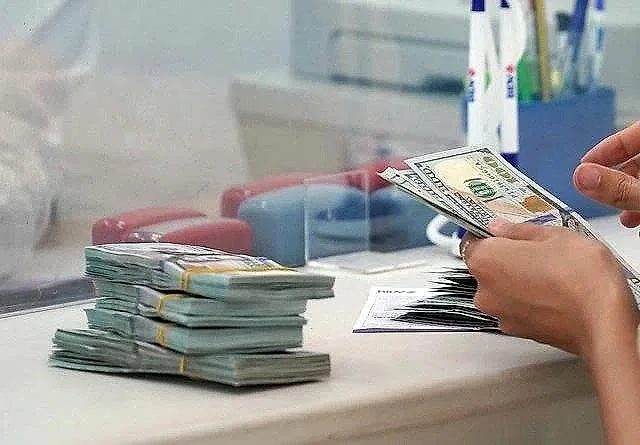 Tỷ giá USD hôm nay 26/5: Chợ đen tăng 20 đồng, USD thế giới lao dốc