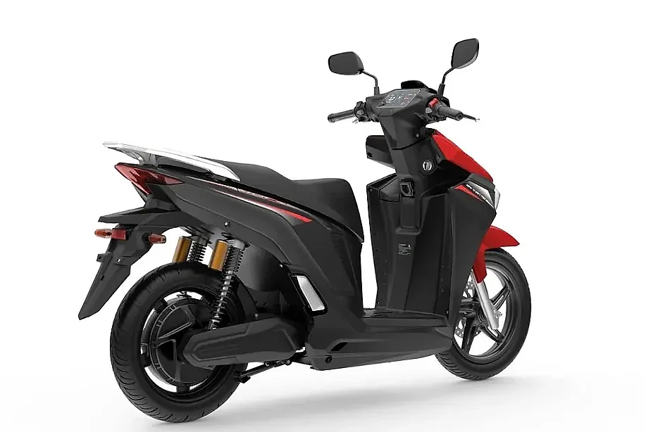 Cùng tầm giá 40 triệu, nên chọn mẫu xe điện đi xa hơn 100km/lần sạc hay có tính năng đổi pin?