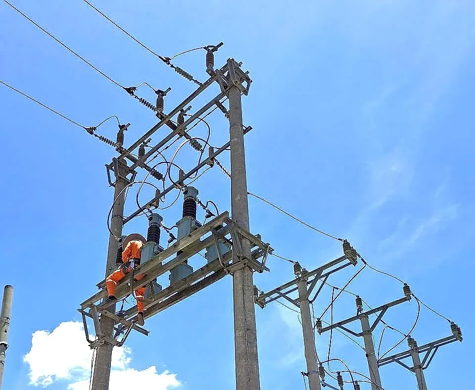 Phụ tải tăng kỷ lục, Điện lực Nghệ An căng mình vận hành lưới điện