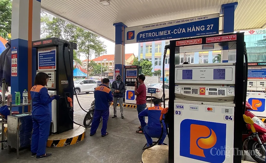 Petrolimex ‘phủ’ sớm xăng sinh học E10 trên toàn hệ thống