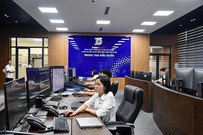 EVNHANOI ứng trực 24/24h bảo đảm cấp điện mùa nắng nóng