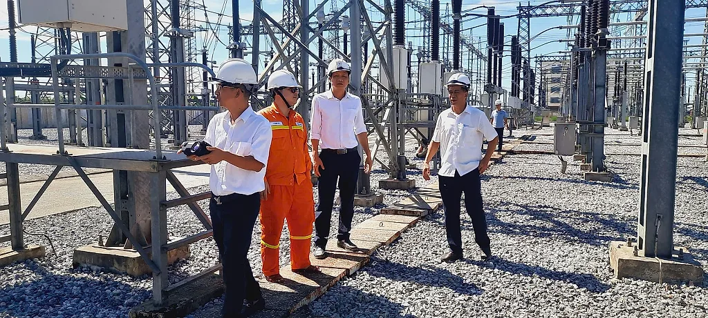 Giữ dòng điện thông suốt giữa áp lực phụ tải tăng cao do nắng nóng