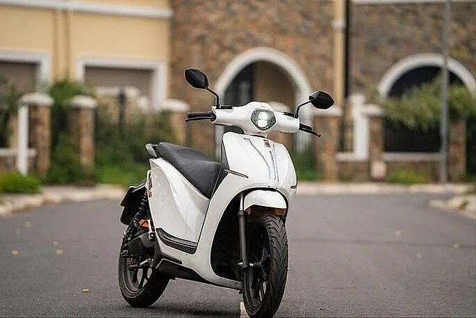 Trải nghiệm xe điện “mạnh như mô tô phố”: Ga vọt cực đã và pin đủ đi gần 300 km