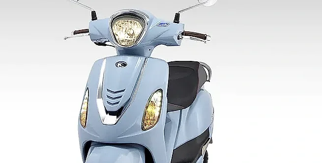 Mẫu xe ga 50cc giá dưới 29 triệu đồng "được lòng" sinh viên: Ngoại hình sang như scooter Ý, có khóa Smart Key