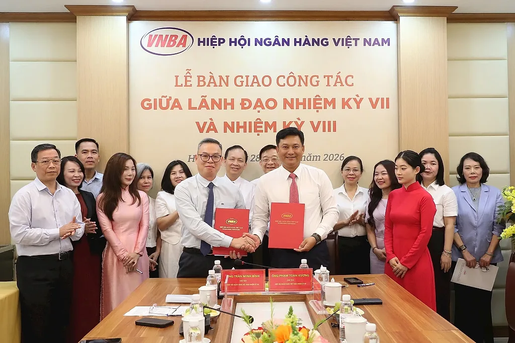 Hiệp hội Ngân hàng Việt Nam bàn giao công tác giữa lãnh đạo nhiệm kỳ VII và nhiệm kỳ VIII