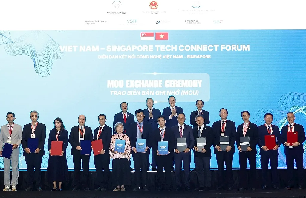 Vietnam Airlines mở rộng hệ sinh thái số và chương trình khách hàng thân thiết với các đối tác Singapore