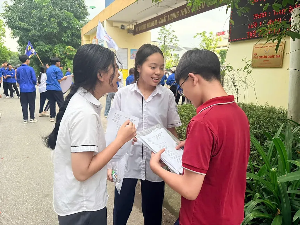 Giáo viên Hà Nội đánh giá đề Văn lớp 10 vừa sức, phân hóa cao