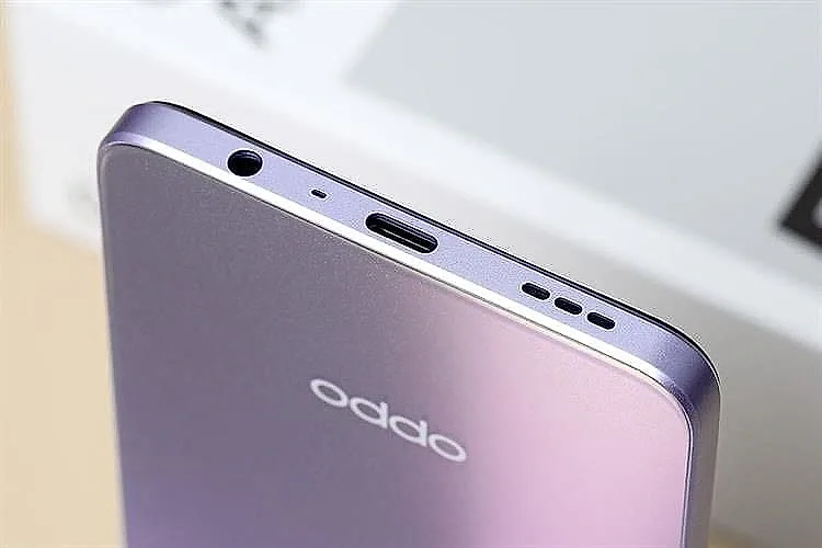 oppo3.jpg