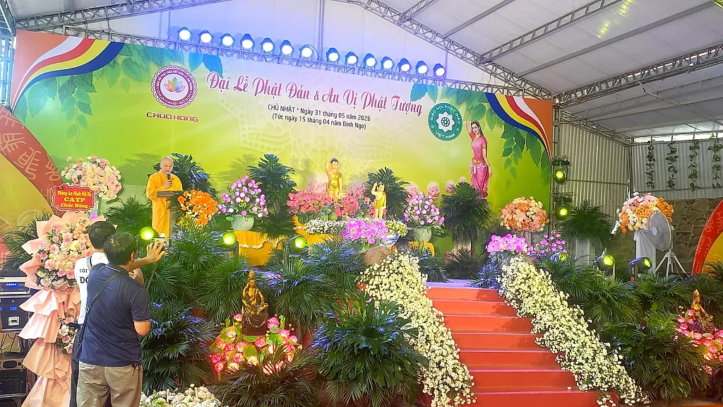 Chùm ảnh: Đại lễ Phật Đản và Lễ An vị Phật Tượng tại chùa Hang — Báo Công Thương