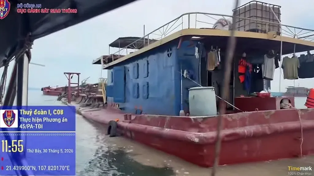 Phát hiện 4 tàu hút nghi khai thác cát trái phép trên biển Quảng Ninh — Cục Cảnh sát giao thông