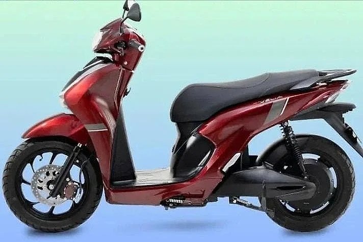 Cầm lái xe điện mang phong thái xe ga hạng sang: Ngoại hình lịch lãm, vận hành êm và đủ đi cả tuần làm việc