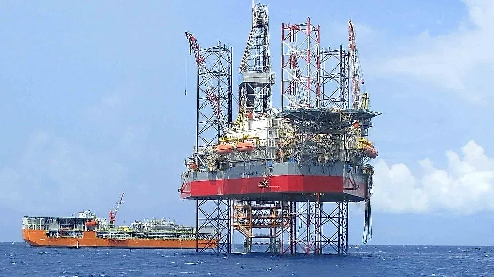 Doanh nghiệp dầu khí trước biến số mới từ dòng chảy năng lượng toàn cầu — Chứng khoán Rồng Việt