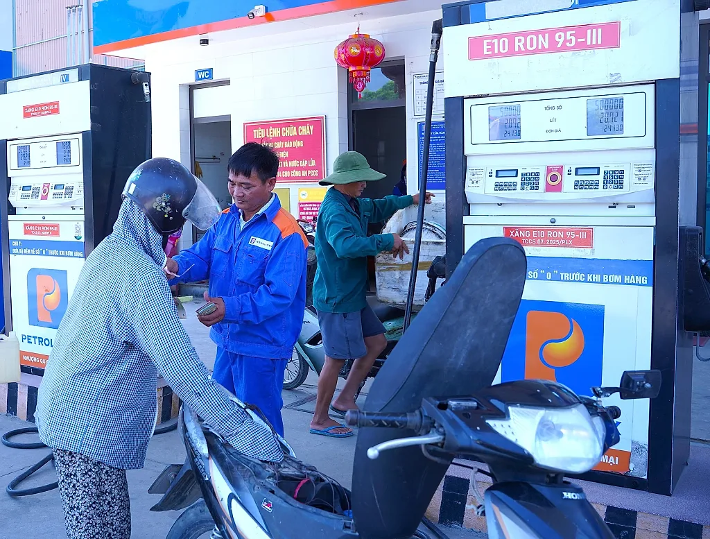 Nghệ An triển khai xăng E10: Nguồn cung bảo đảm, khách hàng an tâm sử dụng — Petrolimex Nghệ An