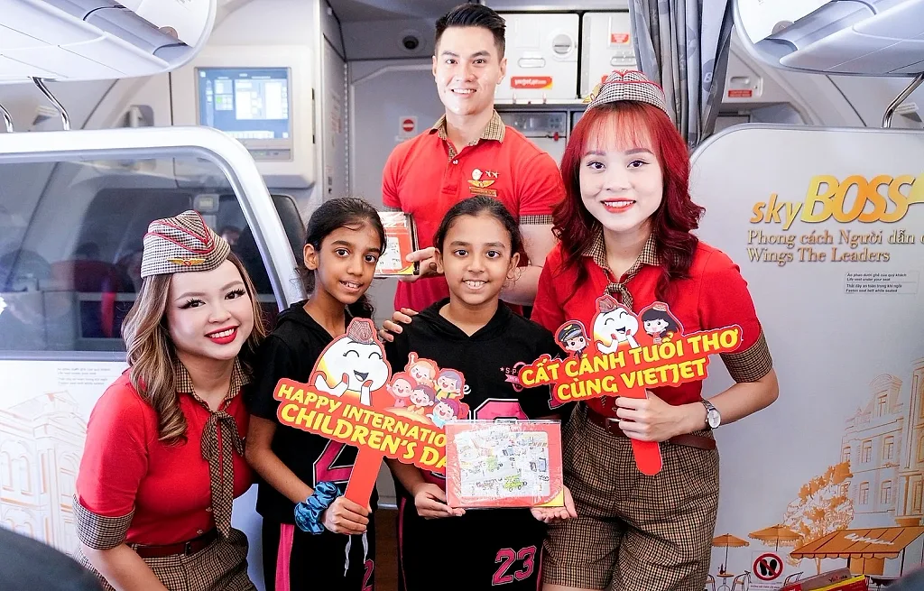 Cùng Vietjet đón niềm vui Quốc tế Thiếu nhi trên độ cao 10.000 mét