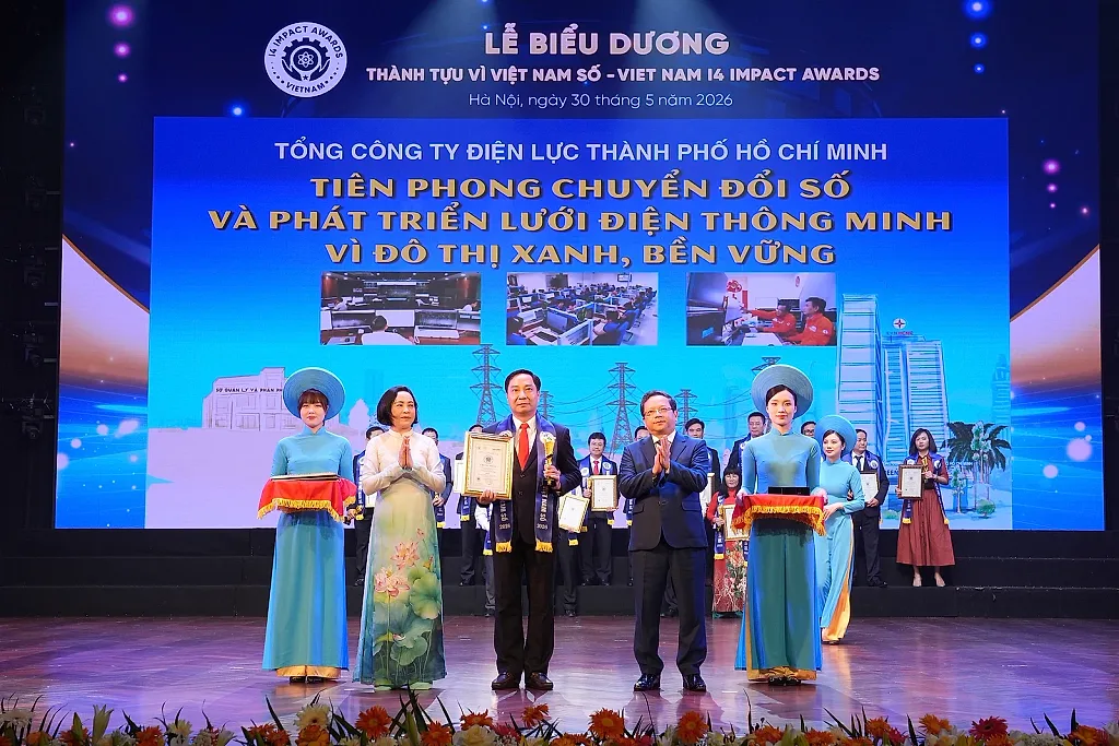EVNHCMC và Chủ tịch Phạm Quốc Bảo được vinh danh vì Việt Nam số