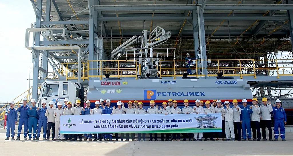 NMLD Dung Quất tăng 45% năng lực xuất sản phẩm bằng đường bộ