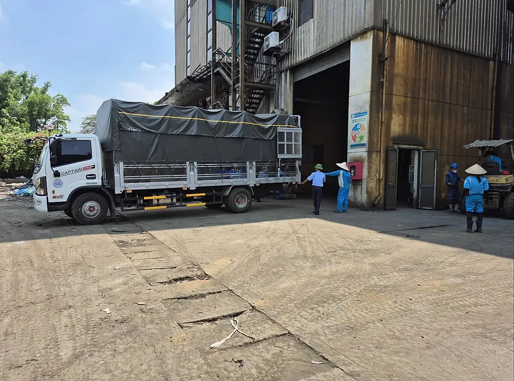 Hà Nội: Tiêu hủy lô thực phẩm nhập lậu trị giá hơn 328 triệu đồng