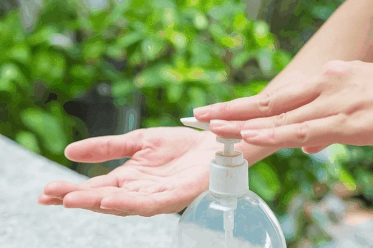 Thu hồi thêm lô dung dịch vệ sinh không đạt chỉ tiêu vi sinh — Cục Quản lý Dược