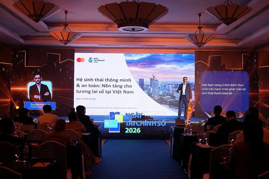 ong-sharad-jain-giam-doc-quoc-gia-viet-nam-lao-va-campuchia-mastercard-trinh-bay-bai-phat-bieu-2-.jpg