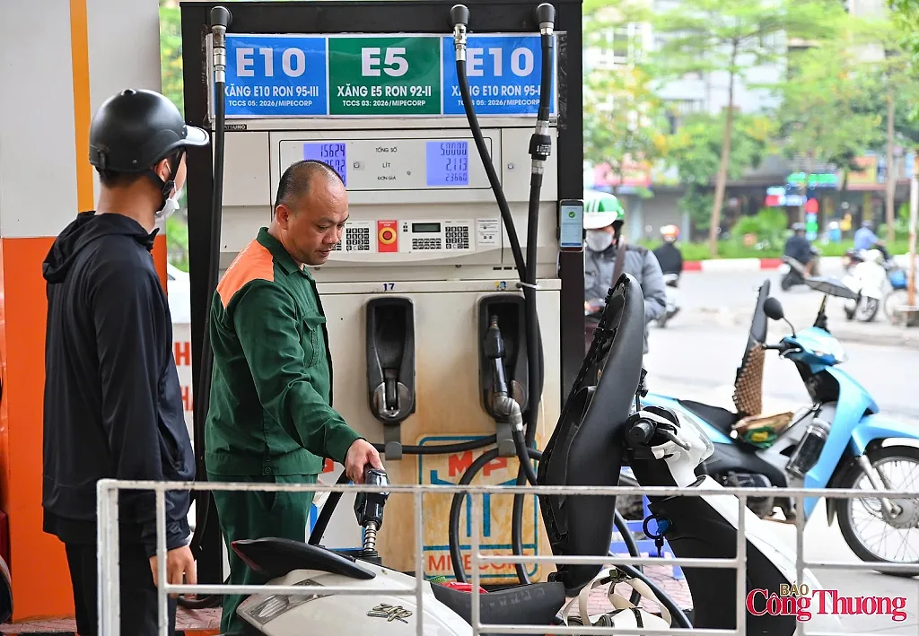 Xăng E10: Xu hướng tất yếu của giao thông xanh