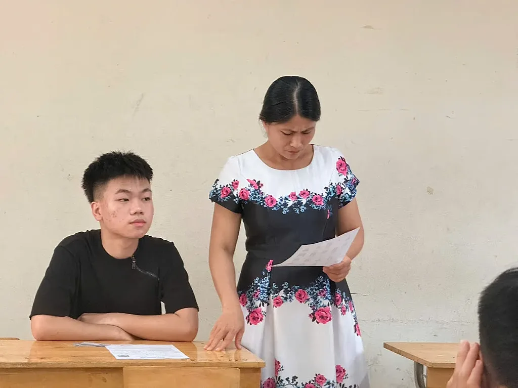 Chùm ảnh: Thí sinh làm thủ tục dự thi tốt nghiệp THPT 2026