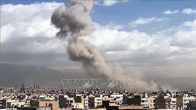Chiến sự Trung Đông ngày 12/6: Iran chuyển 'dự thảo thỏa thuận mới nhất' cho Mỹ