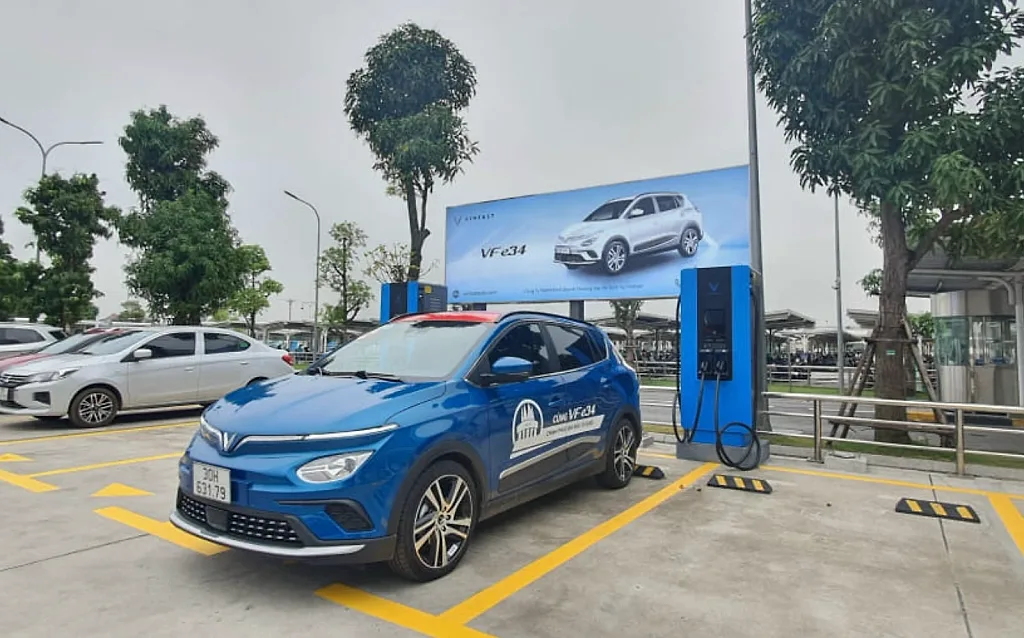 Chính sách đẩy mạnh xe điện, người mua tiết kiệm cả trăm triệu đồng
