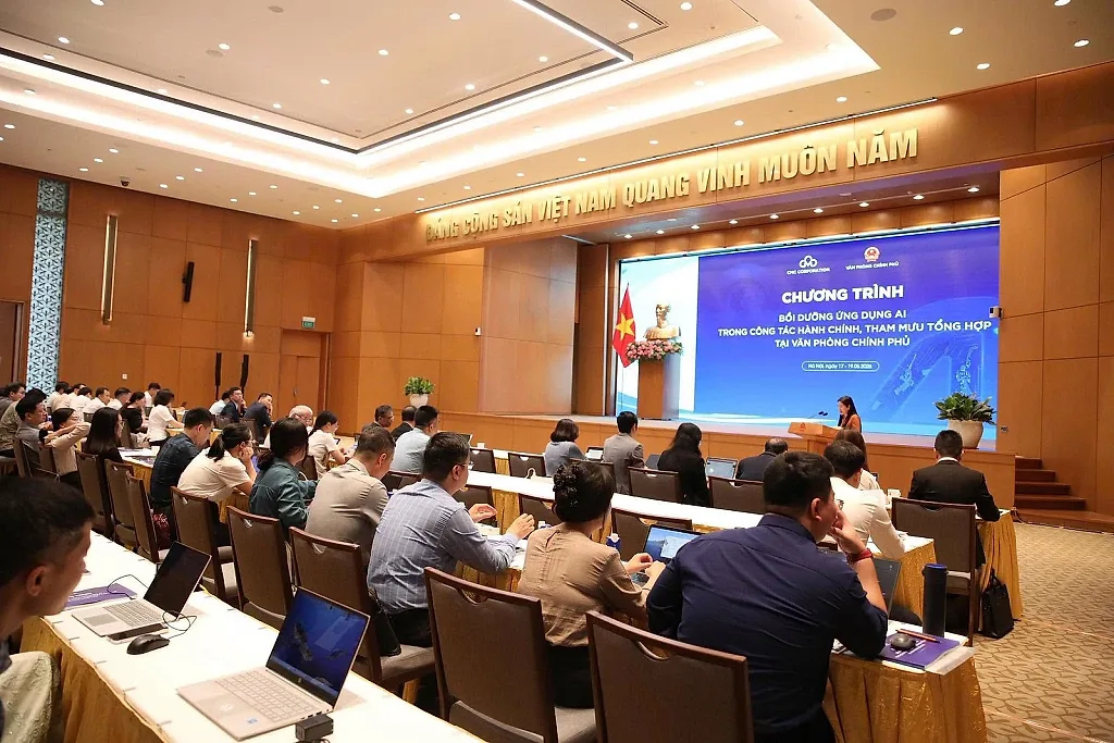 CMC đồng hành Văn phòng Chính phủ bồi dưỡng chuyển đổi AI trong công tác hành chính và tham mưu tổng hợp