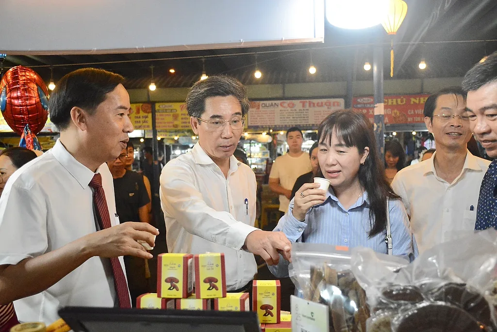 Đà Nẵng: Phiên chợ quê Hòa Vang mở thêm đầu ra cho nông sản địa phương