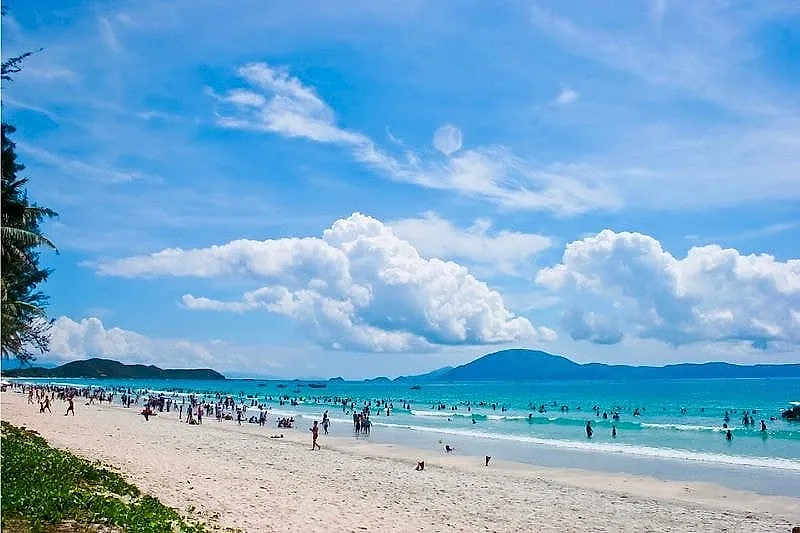Cách Hà Nội khoảng 120km có vùng biển nổi tiếng từ thời Pháp thuộc: Biển xanh, rừng thông và nhiều công trình trăm năm tuổi