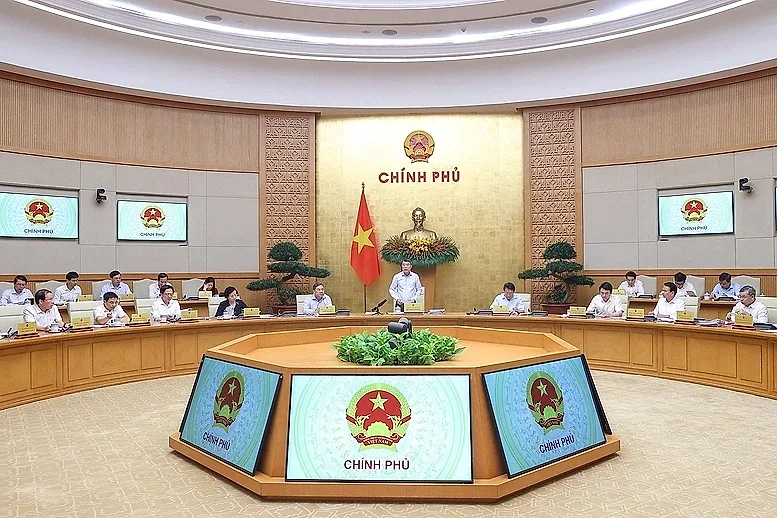 Thủ tướng Lê Minh Hưng: Không đẩy khó khăn cho người dân, doanh nghiệp trong thiết kế chính sách và xây dựng pháp luật