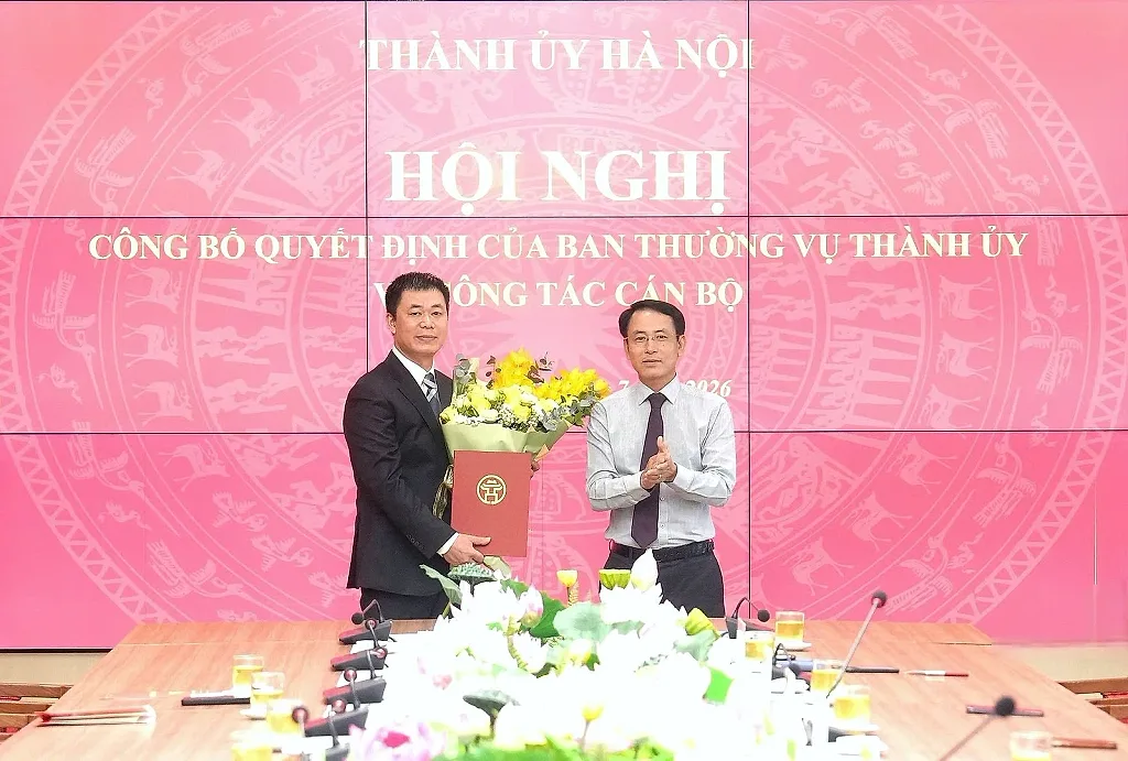 ban-noi-chinh-1.jpg