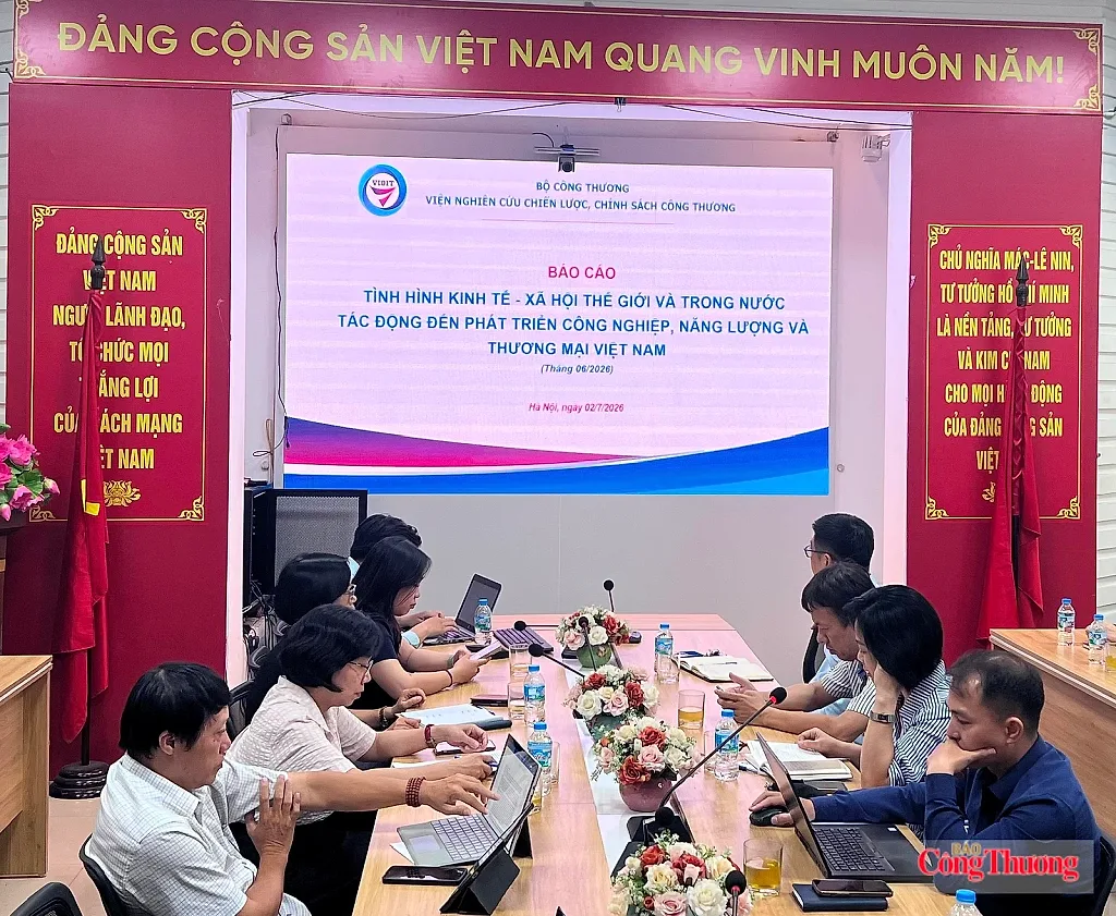 Công nghiệp, tiêu dùng nội địa thúc đẩy tăng trưởng giai đoạn cuối năm