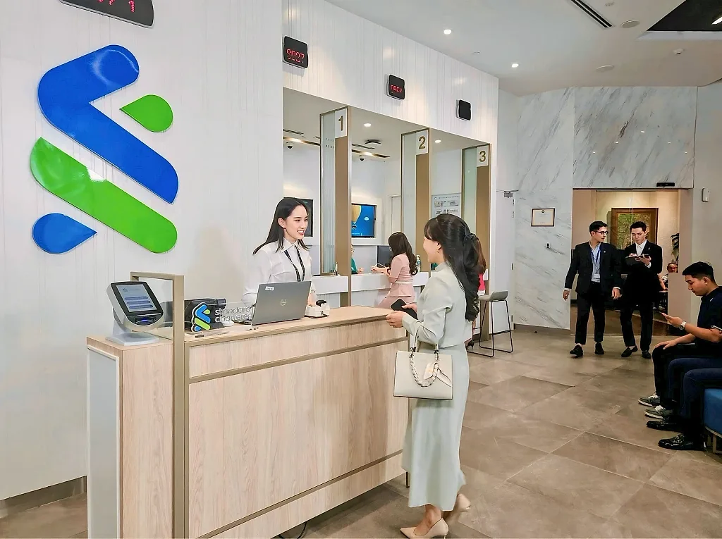 Standard Chartered Việt Nam nâng tầm đặc quyền Dịch vụ Ngân hàng Ưu tiên, cùng các ưu đãi chào mừng khách hàng mới