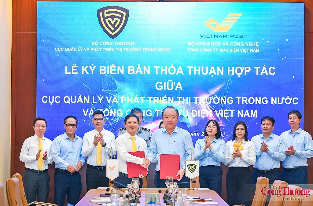 Cục Quản lý và Phát triển thị trường trong nước và Tổng công ty Bưu điện Việt Nam ký kết hợp tác