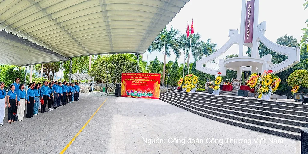 Công đoàn Công Thương Việt Nam về nguồn, tri ân các Anh hùng liệt sĩ