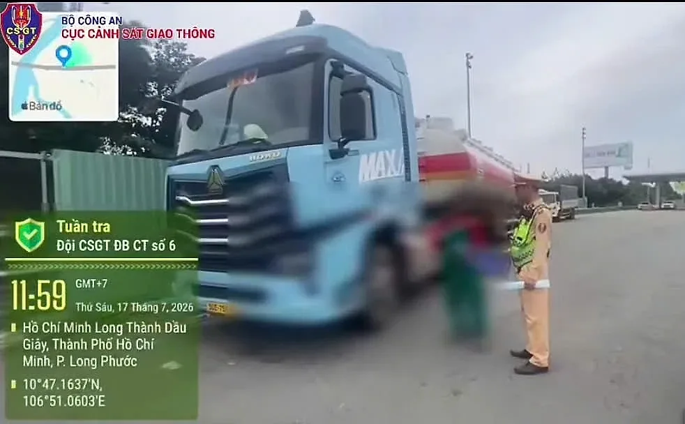 Xử phạt 77 triệu đồng xe chở xăng dầu không đủ điều kiện lưu thông trên cao tốc