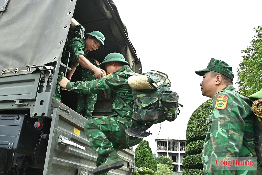Bộ đội Biên phòng Lai Châu điều 32 chiến sĩ cứu hộ vùng lũ Than Uyên