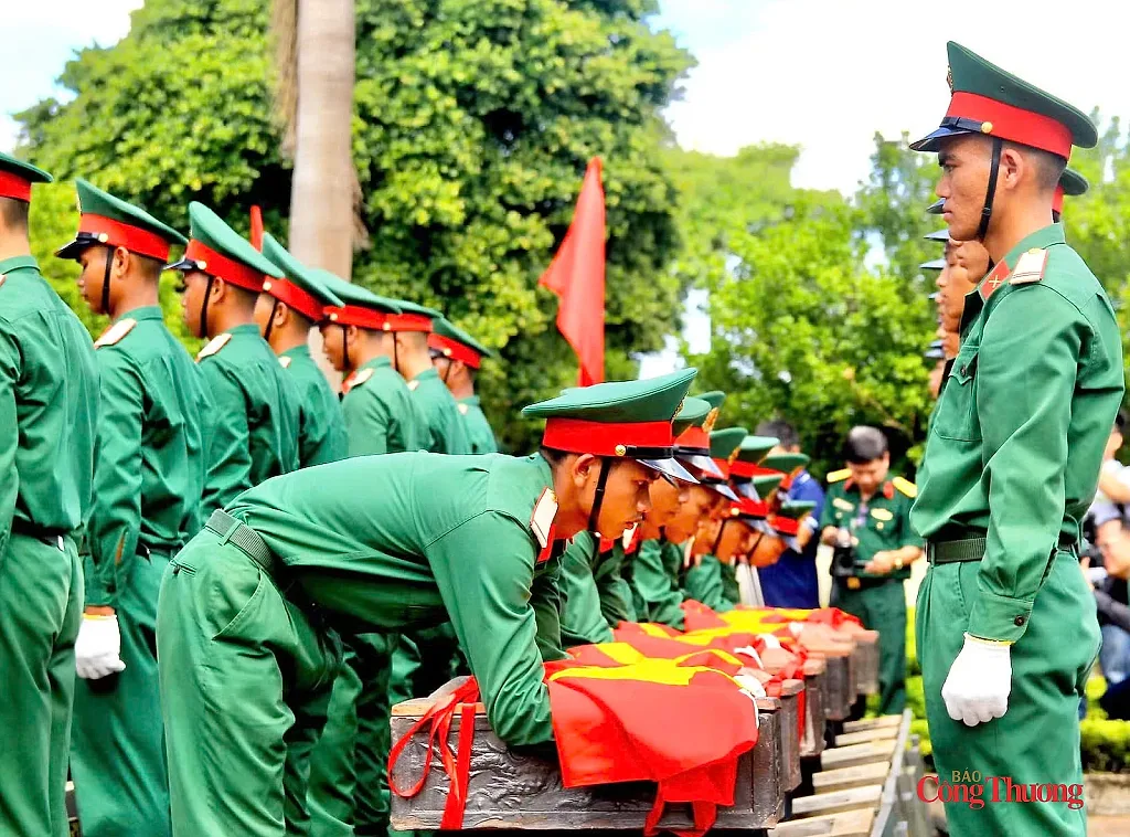 Đi tìm anh suốt chiều dài đất nước