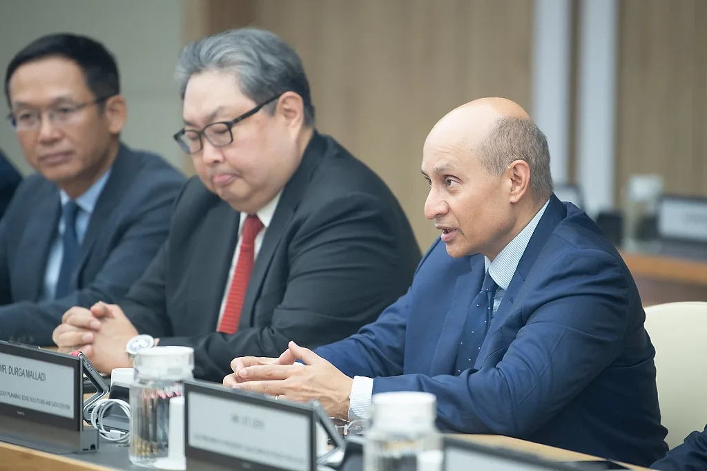hoach-dinh-cong-nghe-giai-phap-dien-toan-bien-va-trung-tam-du-lieu-cua-qualcomm-technologies-lam-viec-cung-tap-doan-viettel.jpg