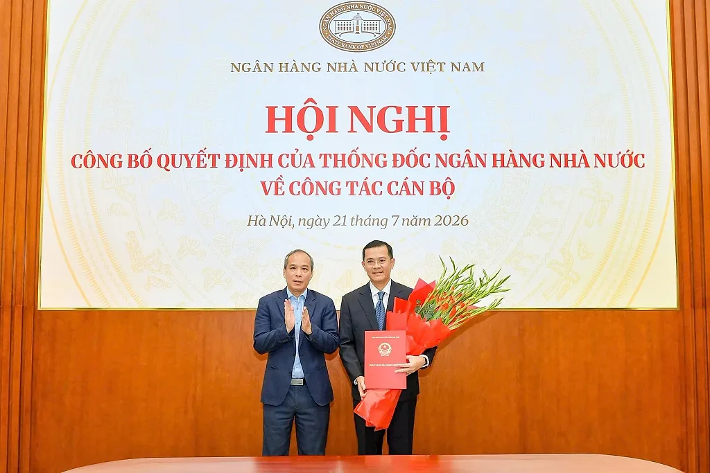 21.7.2026cong-bo-quyet-dinh-bo-nhiem-pho-vu-truong-vu-to-chuc-can-bo-ngan-hang-nha-nuoc.jpg
