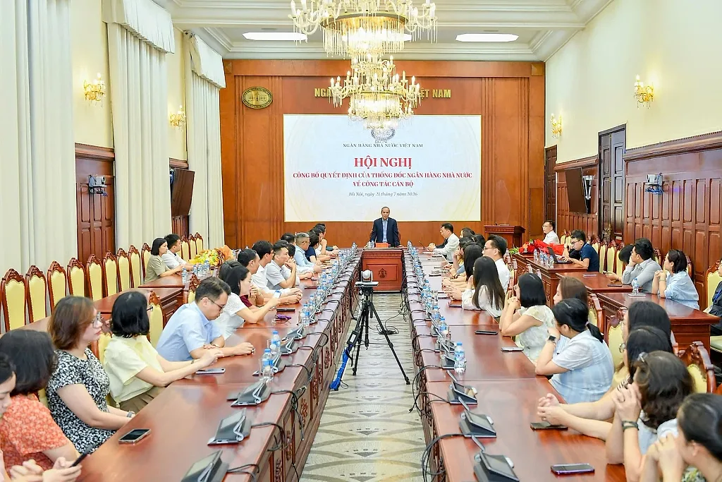 21.7.206-cong-bo-quyet-dinh-bo-nhiem-pho-vu-truong-vu-to-chuc-can-bo-ngan-hang-nha-nuoctoan-canh.jpg