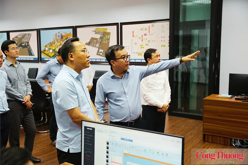 Thứ trưởng Nguyễn Hoàng Long làm việc với BSR về nguồn cung xăng dầu, đảm bảo an ninh năng lượng quốc gia — Tổng công ty Lọc hóa dầu Việt Nam