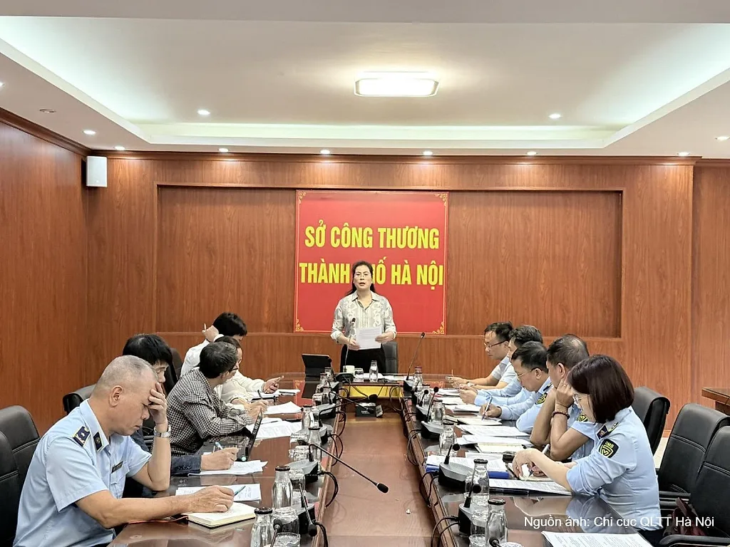 Ban Chỉ đạo 389 Thành phố Hà Nội siết chống buôn lậu, hàng giả trong cao điểm cuối năm